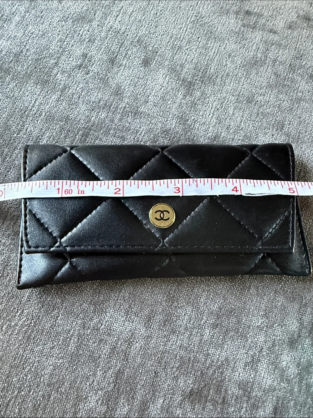 CHANEL Black Quilted Leather Wallet with Gold CC Medallion.Original Shanel - Picture 4 of 5